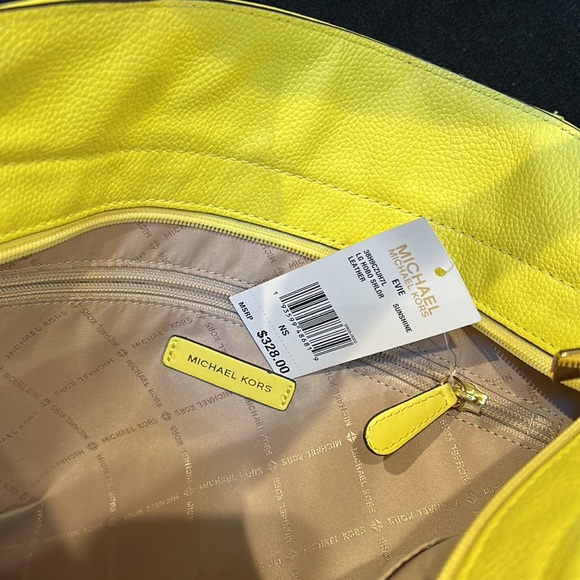 Michael Kors Evie Large Leather Hobo Shoulder Bag (Sunshine) - Picture 15 of 17